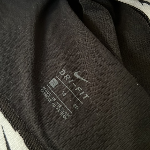 New Junior Girls Nike Trophy Sports Bra - Picture 5 of 6